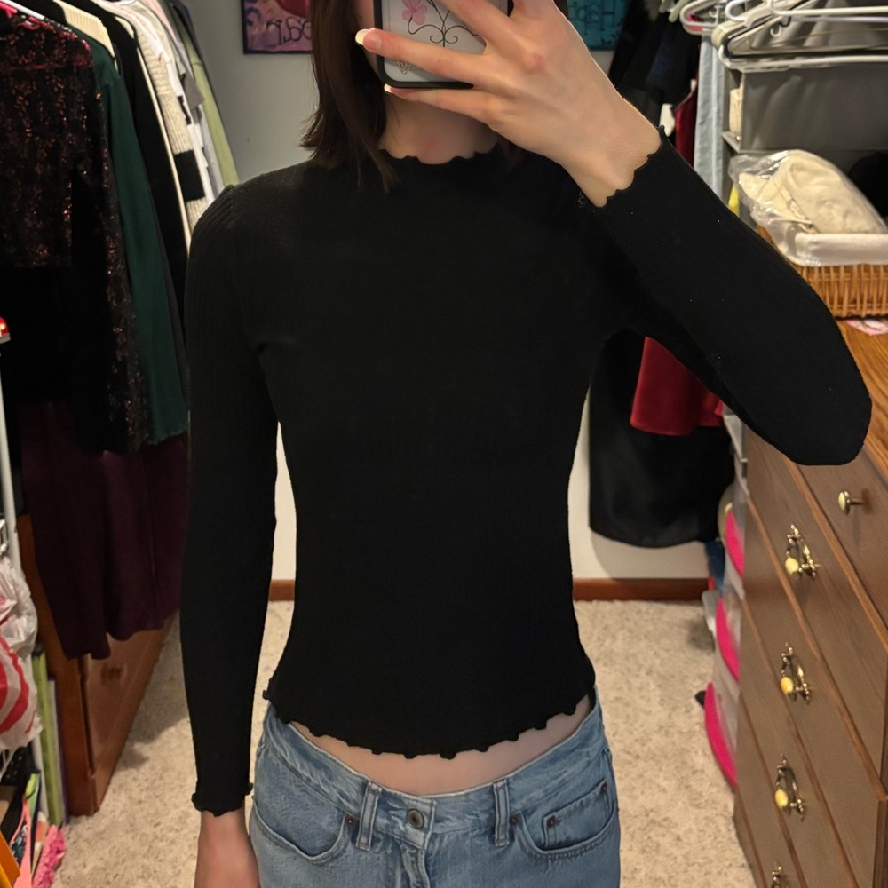 Only Black Scalloped Long Sleeve Top